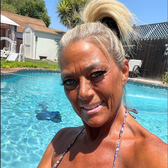 Meet your Posher, Lisa - Picture 3 of 3